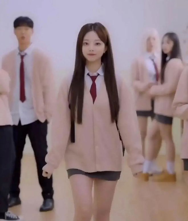 《我的女朋友和我三个妹妹们》海报