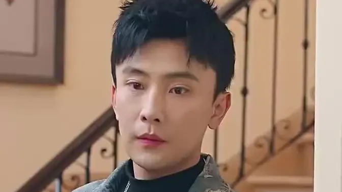 《我爸给我找了三个男朋友》海报