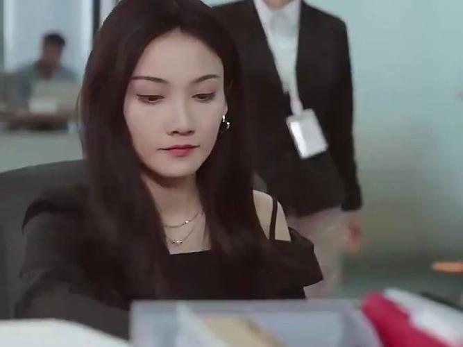 《闪婚总裁太上头》海报