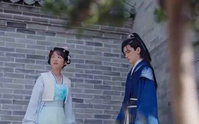 《当丑女还要被迫上门》海报