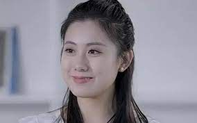 《报告总裁，夫人婚前要实习》海报