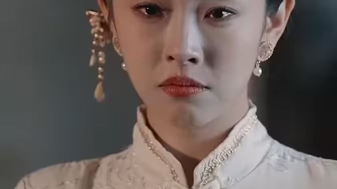 《危墙之下》海报