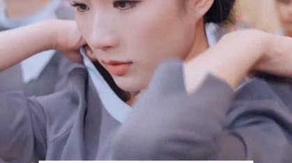 《明月照人》海报