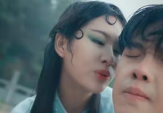 《开局一身无敌大招》海报