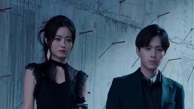 《穿到现代来闪婚》海报