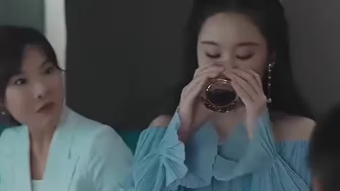 《热辣滚烫之夜色》海报
