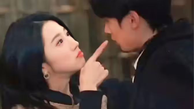 《总裁夫人当腻了，今天开始好好打工》海报