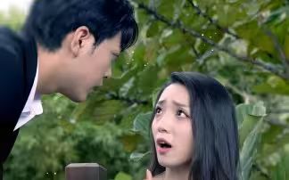 《闪婚后老公是千亿总裁》海报