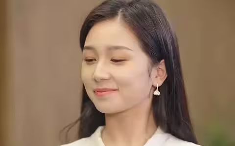 《红薯当彩礼，迎娶百亿女总裁（我把红薯卖了十个亿）》海报