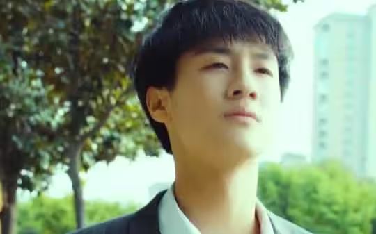 《总裁的贴身超级强兵》海报