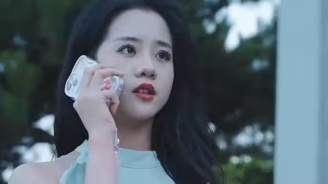 《先婚后爱，神秘老公宠翻天》海报