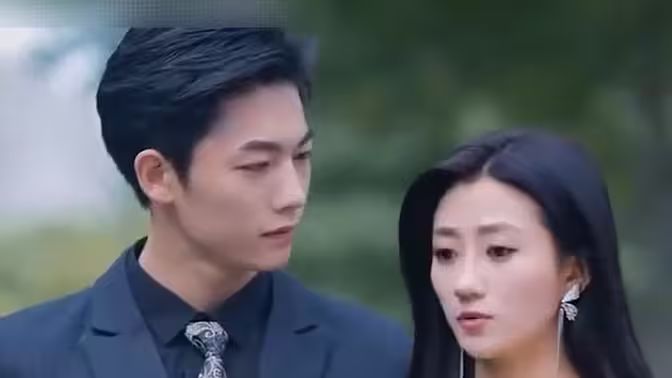 《顾总以死相逼求复婚》海报