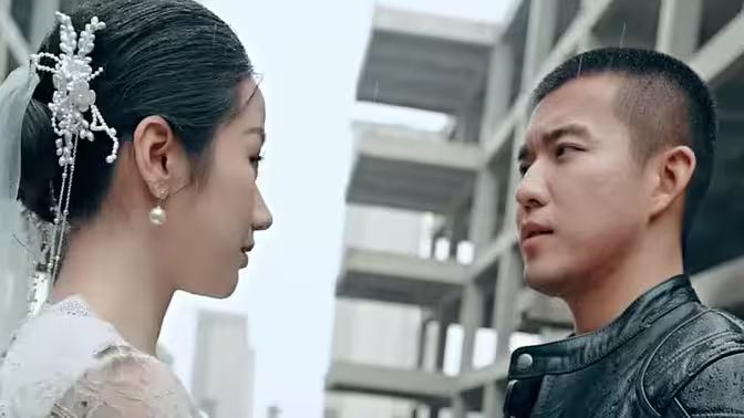 《我的富豪美女总裁(我的极品女总裁)》海报