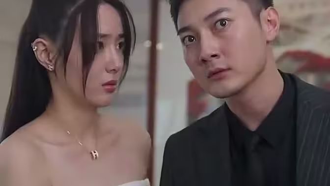 《退婚后，她被财阀大佬娇养了》海报