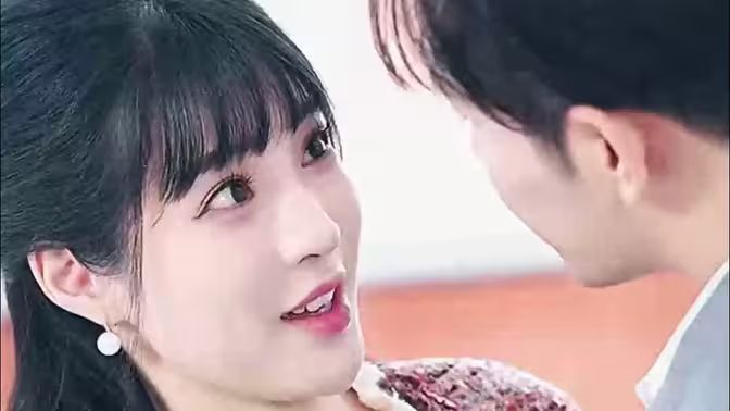 《听见她的声音》海报