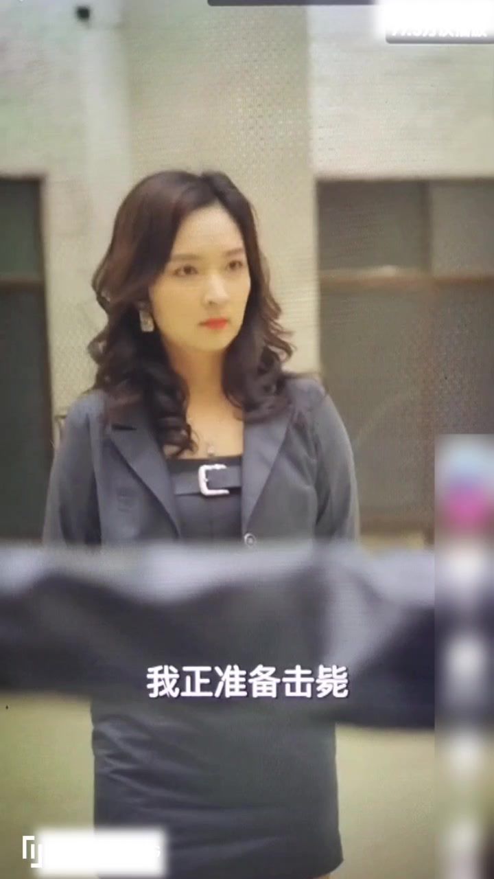《孤注一掷之绝地求生》海报