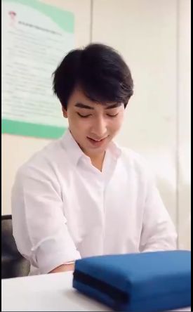 《婚姻启示录》海报