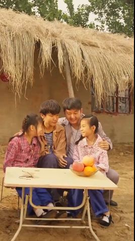 《你好爸爸（背影）》海报