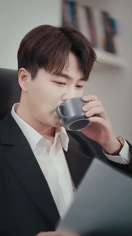 《总裁对我下手了》海报