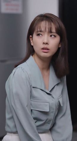 《顾少;夫人已经死了三年了》海报