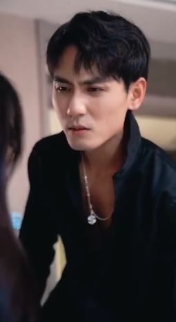 《拒嫁豪门：影后的绯闻老公》海报
