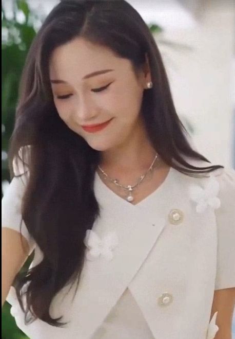 《先婚后爱穆总的神秘宠妻》海报