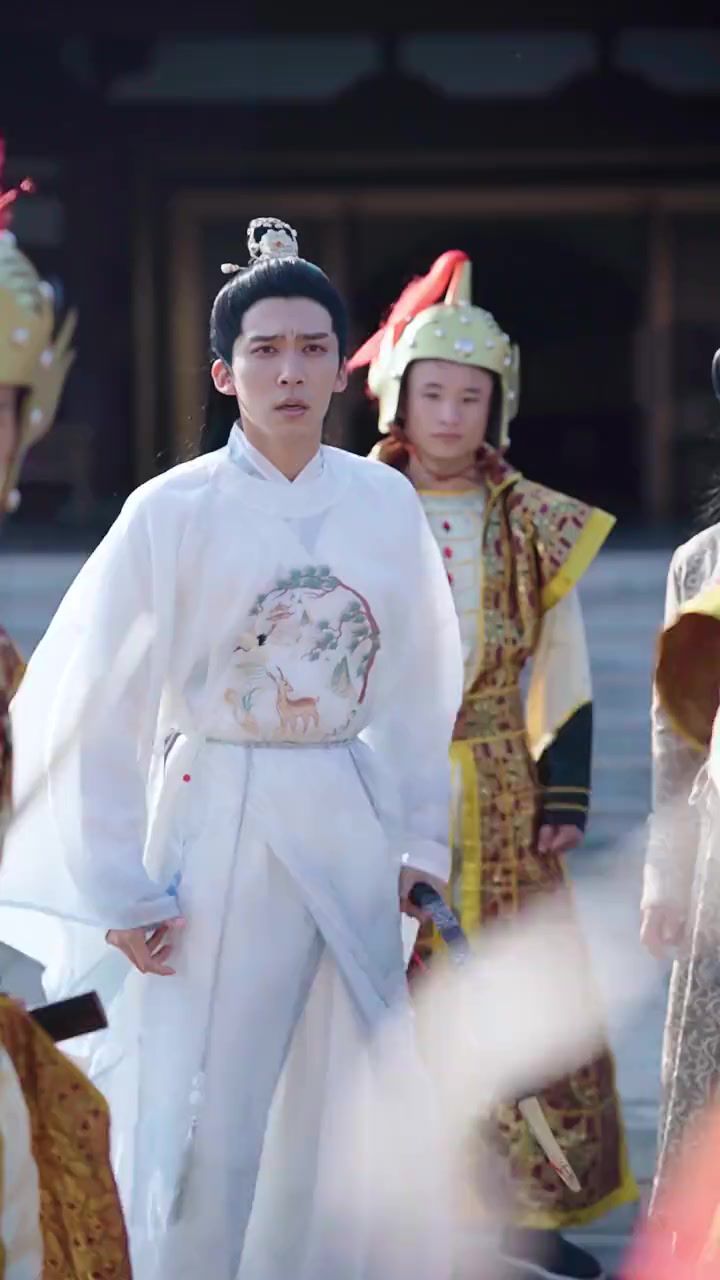 《复仇女帝：拐个国师做皇后》海报