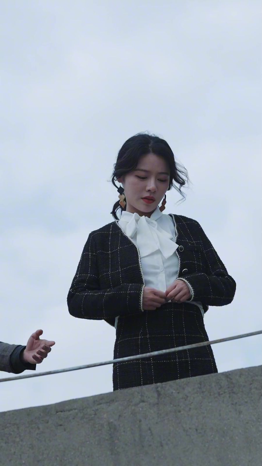 《原来她才是白月》海报