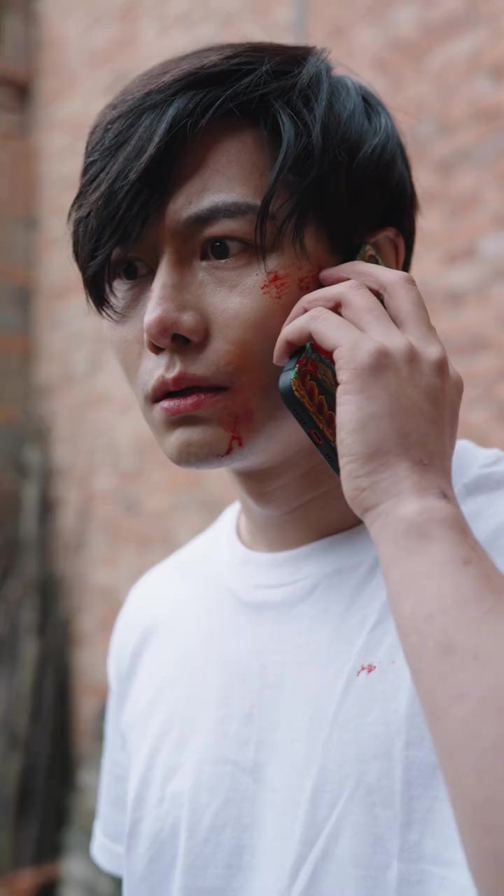 《鉴宝宗师》海报