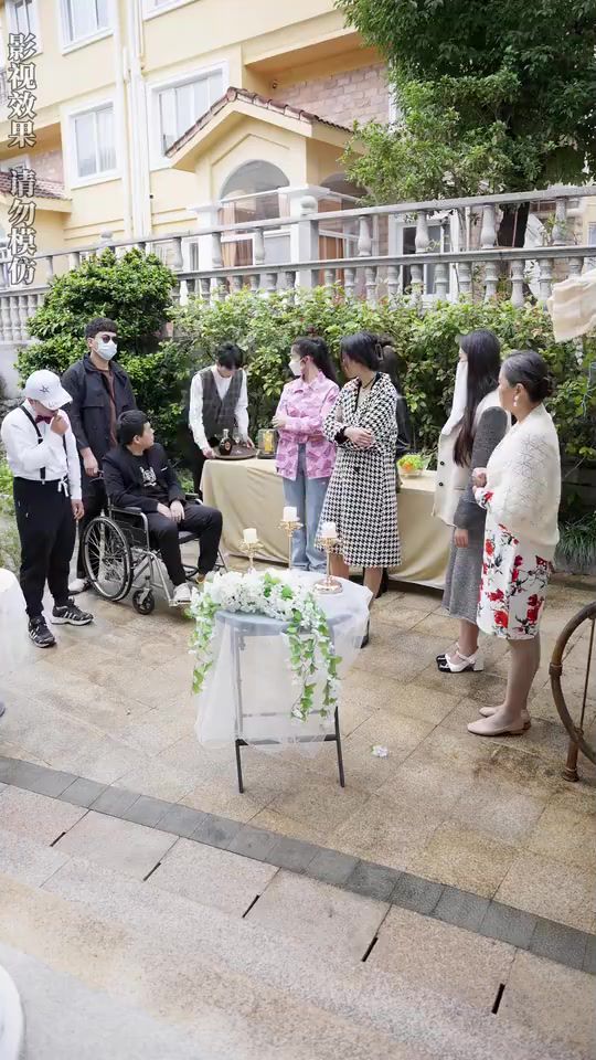 《美女总裁的贴身狂医》海报