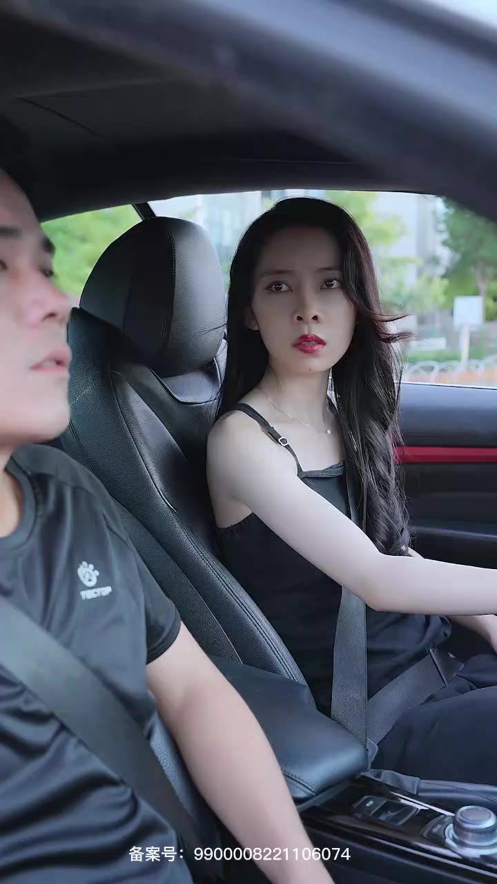 《女总裁的极品狂兵》海报