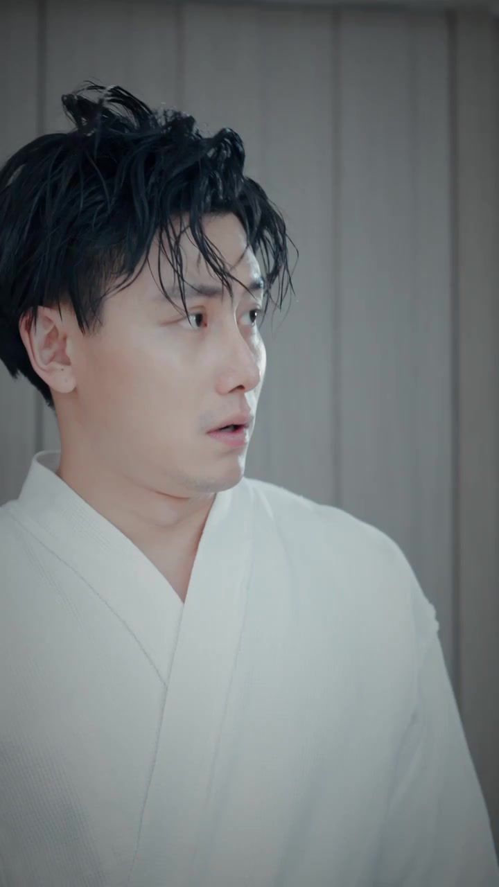 《爱你罪不至死》海报
