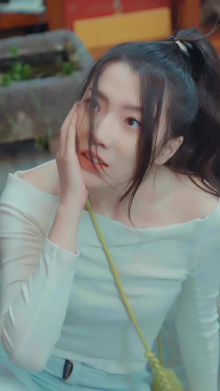 《掌心之囚（腹黑总裁的金丝雀）》海报