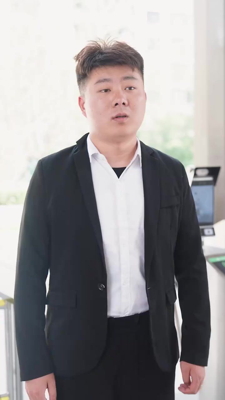 《拽妈携崽归来（一胎三宝，神秘爹地竟是大佬）》海报
