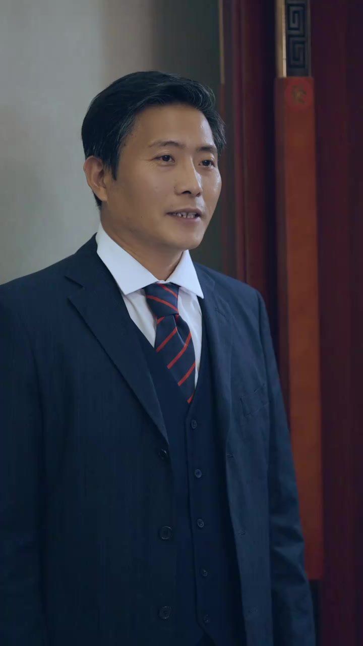 《天选打工人》海报