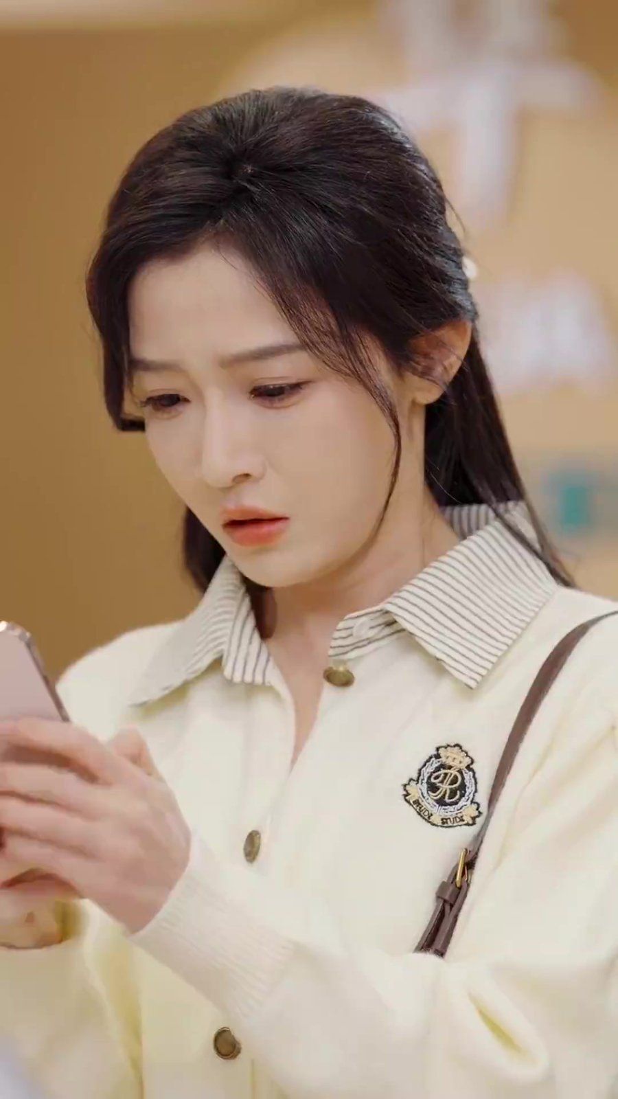 《离婚后，陆总舔狗上身帮我提鞋（离婚后陆总舔狗上身帮我提鞋）》海报
